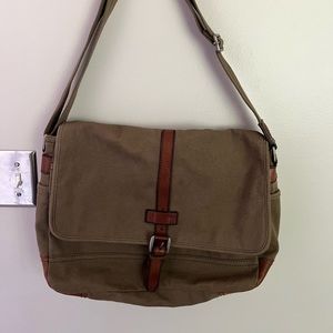 Fossil Messenger Bag